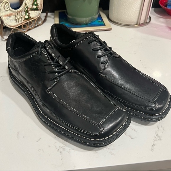 New in box Steve Madden Menlow black loafers with detailed white stitching, 9.5. - Picture 15 of 16